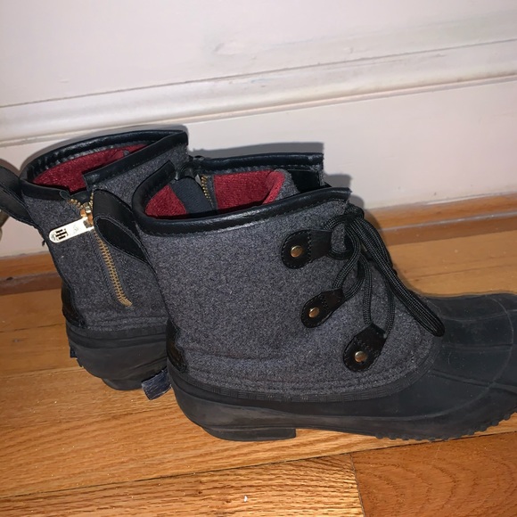Size 9 Tommy Hilfiger boots - Picture 6 of 6